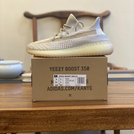 アディダス スニーカー