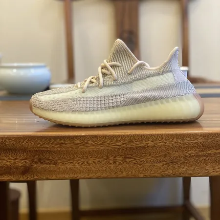 アディダス スニーカー