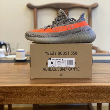 アディダス スニーカー