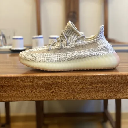 アディダス スニーカー