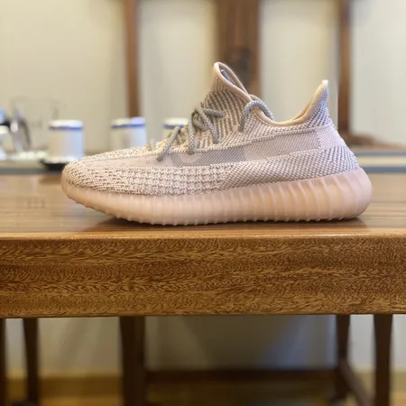 アディダス スニーカー