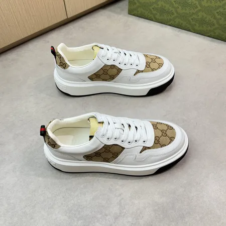グッチ カジュアルシューズ