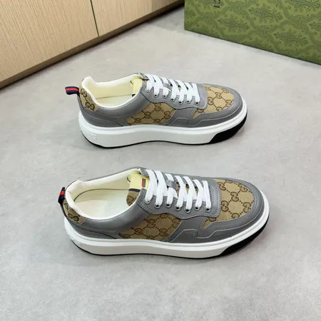グッチ カジュアルシューズ