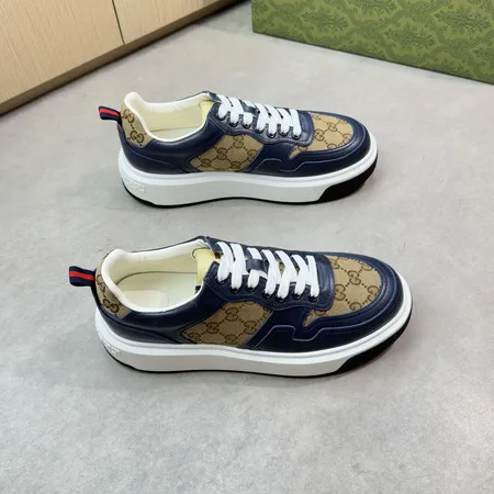 グッチ カジュアルシューズ