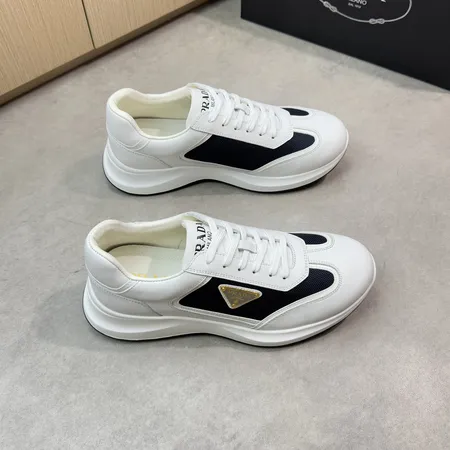 プラダ カジュアルシューズ