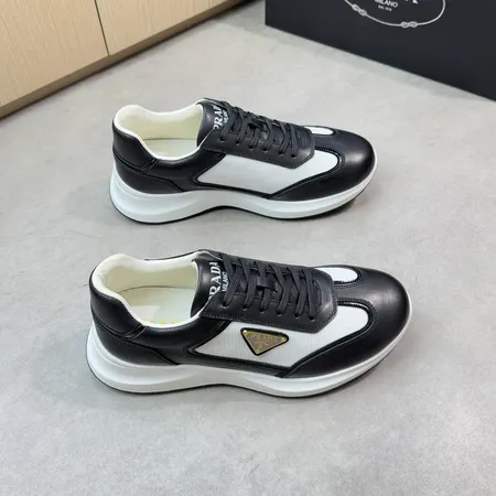 プラダ カジュアルシューズ