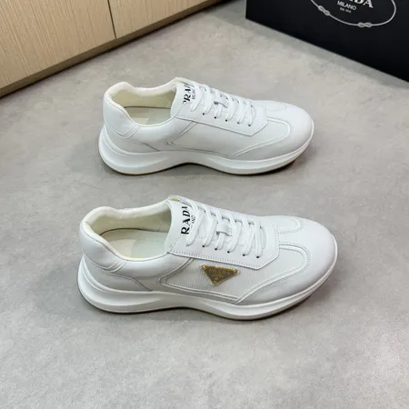 プラダ カジュアルシューズ