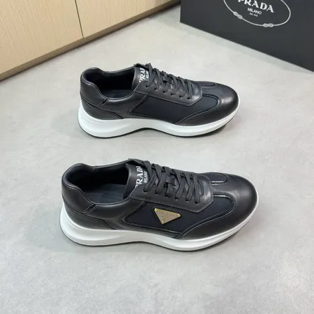 プラダ カジュアルシューズ