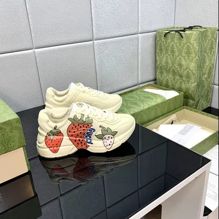 グッチ スニーカー