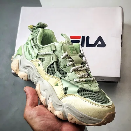 フィラ スニーカー