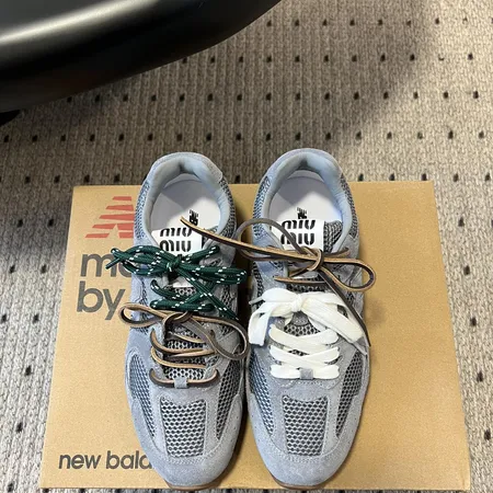 ミュウミュウ スニーカー