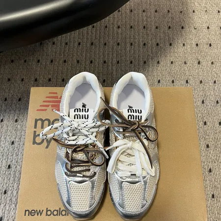 ミュウミュウ スニーカー