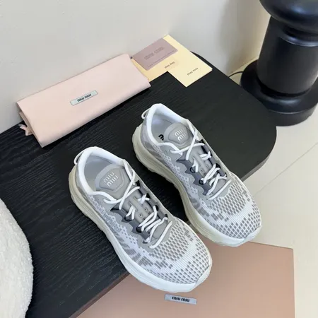 ミュウミュウ スニーカー