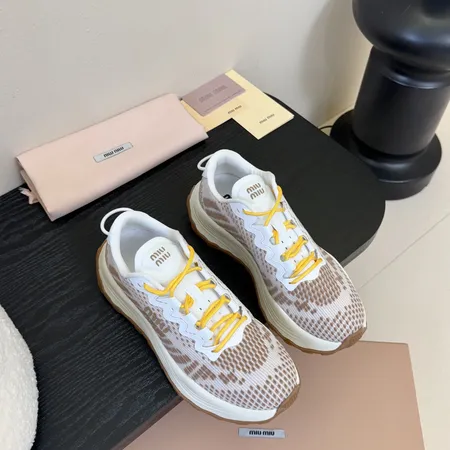 ミュウミュウ スニーカー