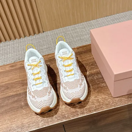 ミュウミュウ スニーカー