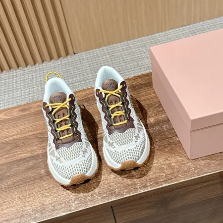 ミュウミュウ スニーカー