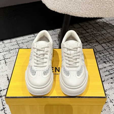 フェンディ カジュアルシューズ