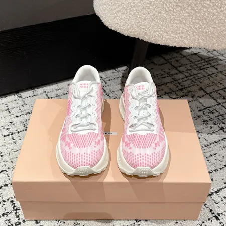 ミュウミュウ スニーカー