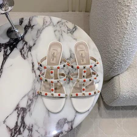 ヴァレンティノ スリッパ