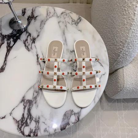 ヴァレンティノ スリッパ