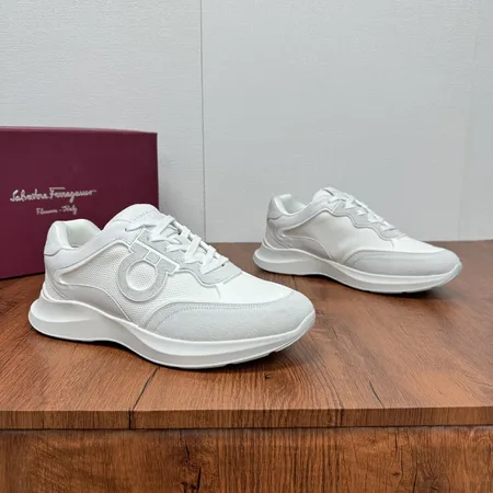 フェラガモ スニーカー