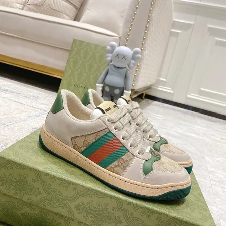 グッチ カジュアルシューズ