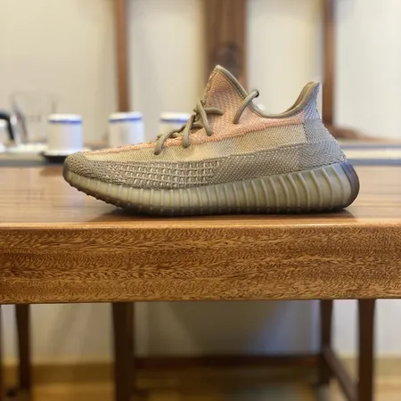 アディダス スニーカー