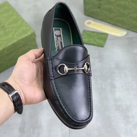 グッチ ビジネスシューズ