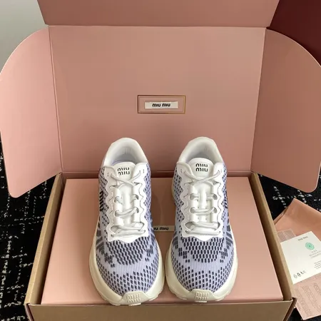 ミュウミュウ スニーカー