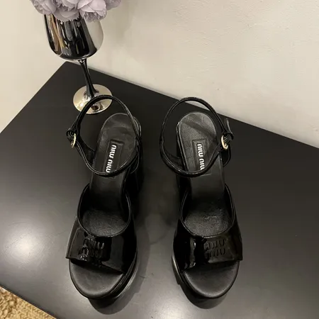 ミュウミュウ サンダル