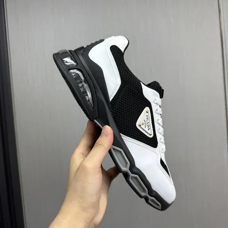 プラダ カジュアルシューズ