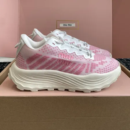 ミュウミュウ スニーカー