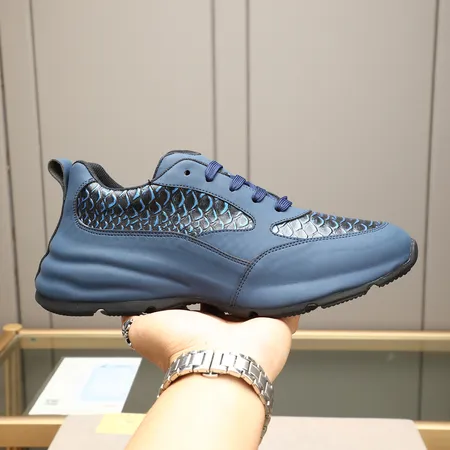 アルマーニ スニーカー