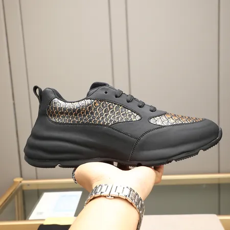 アルマーニ スニーカー