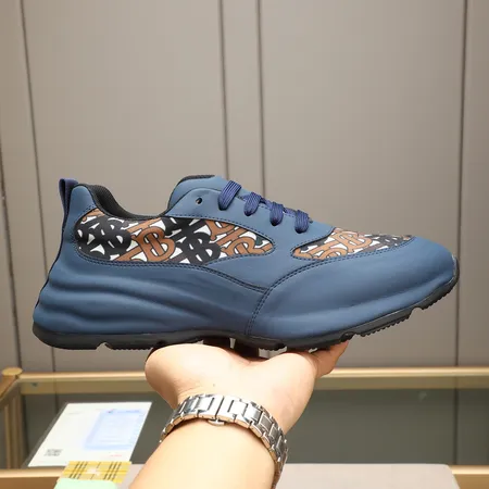 バーバリー ス スニーカー