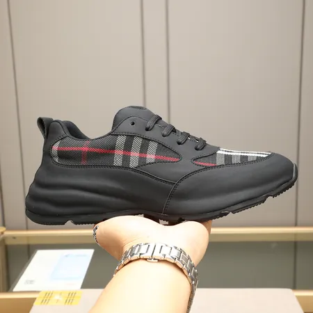 バーバリー ス スニーカー