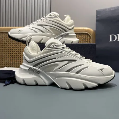 ディオール スニーカー