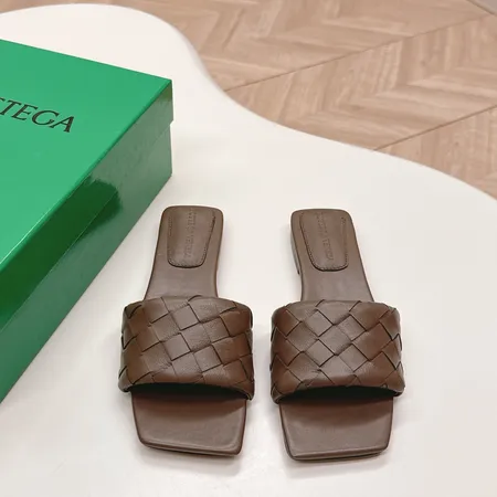 ボッテガ ヴェネタ スリッパ