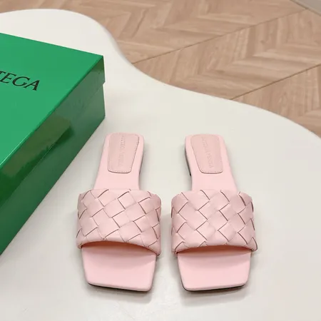 ボッテガ ヴェネタ スリッパ