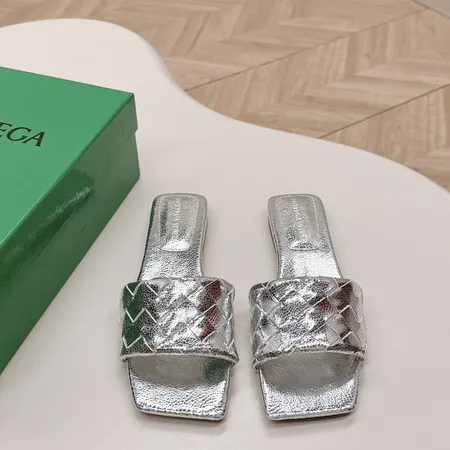 ボッテガ ヴェネタ スリッパ