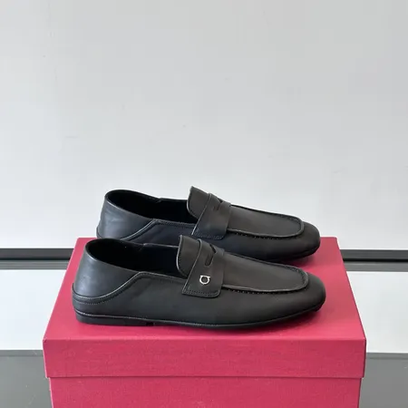 フェラガモ カジュアルシューズ