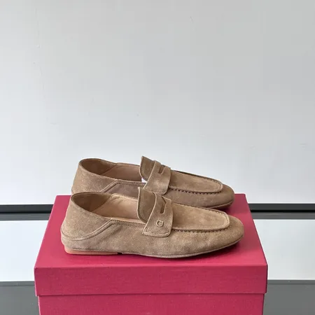 フェラガモ カジュアルシューズ