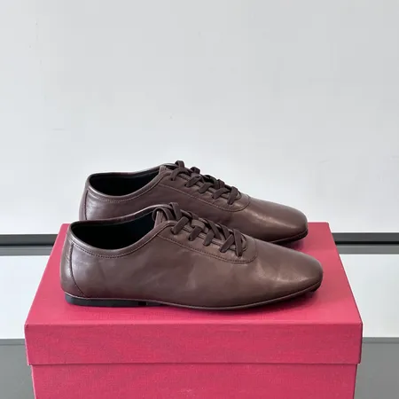 フェラガモ カジュアルシューズ