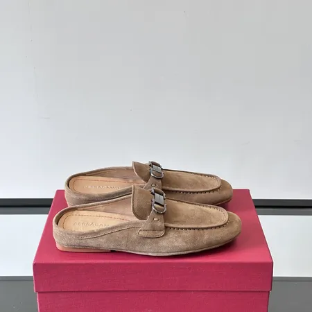 フェラガモ スリッパ