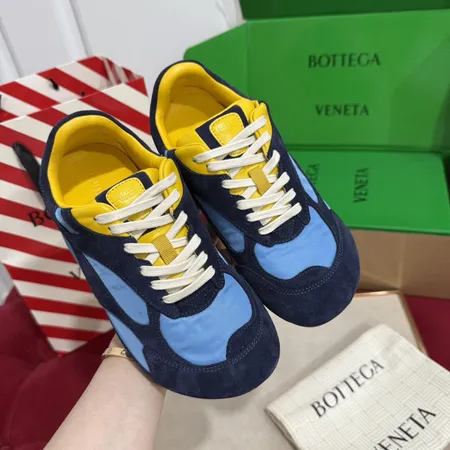 ボッテガ ヴェネタ カジュアルシューズ
