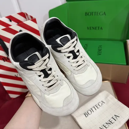 ボッテガ ヴェネタ カジュアルシューズ