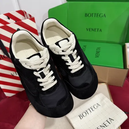 ボッテガ ヴェネタ カジュアルシューズ