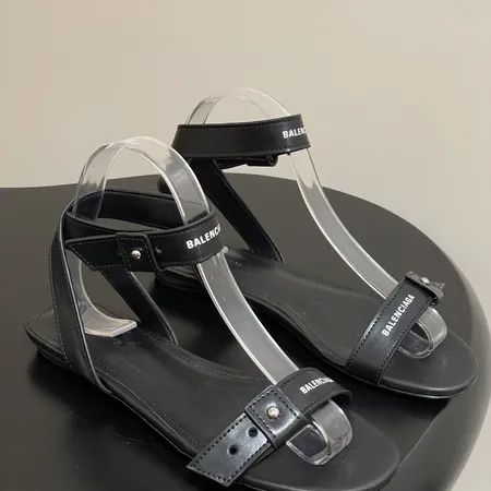 バレンシアガ サンダル