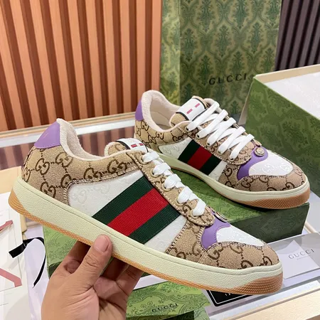 グッチ カジュアルシューズ