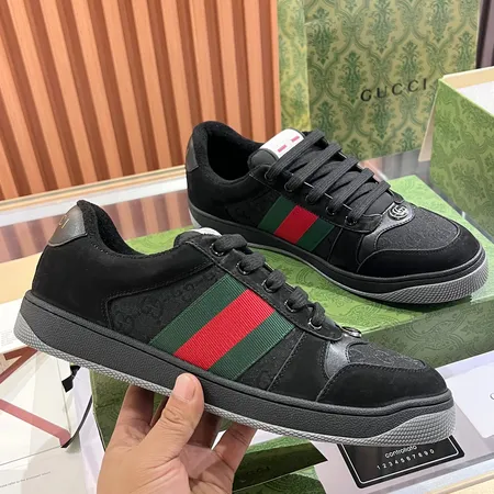 グッチ カジュアルシューズ